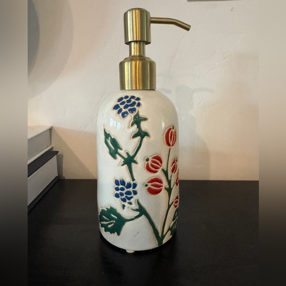NEW Anthropologie Printed Ceramic Soap Dispenser, Anja White - Picture 3 of 4